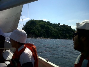 Velejando ao largo da IBV
