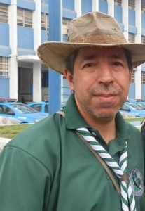 Cesar R Santos